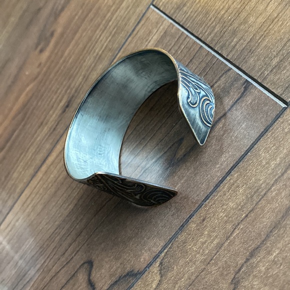 Vintage Bangle - Picture 4 of 6